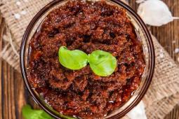 Sundried tomato and basil pesto