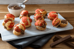 Kit Kat Choux Craquelin Puffs